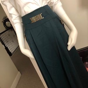 ViVacious Vintage olive green chic skirt🎊